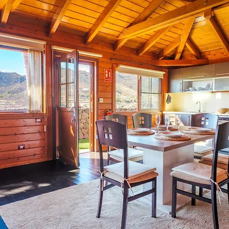 Wooden House With Private Pool Lush Garden * La Laguna (Tenerife)