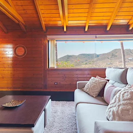 Wooden House With Private Pool Lush Garden Hébergement de vacances