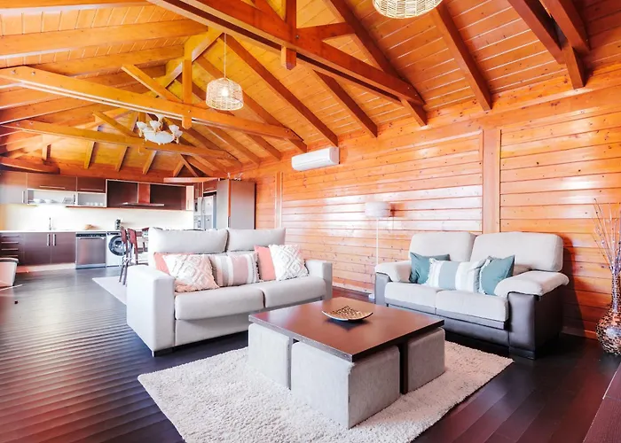 Wooden House With Private Pool Lush Garden Σαν Κριστόμπαλ ντε Λα Λαγούνα