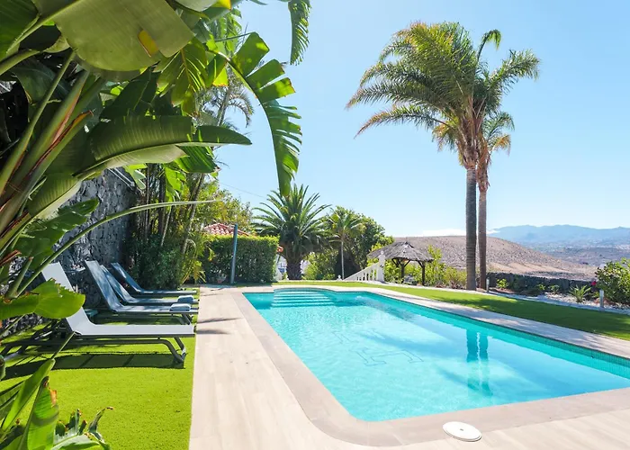 Wooden House With Private Pool Lush Garden Σαν Κριστόμπαλ ντε Λα Λαγούνα