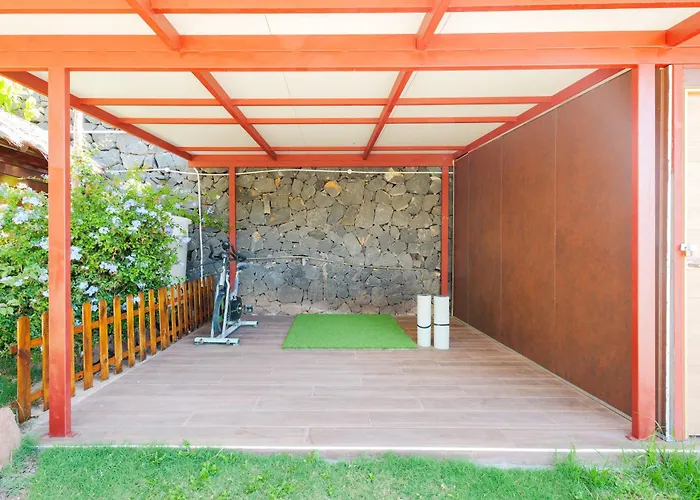 Wooden House With Private Pool Lush Garden Σαν Κριστόμπαλ ντε Λα Λαγούνα