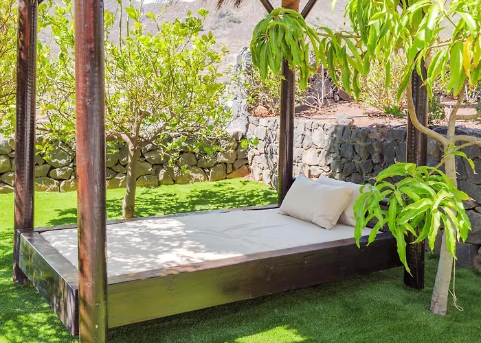 Ferienhaus Wooden House With Private Pool Lush Garden *