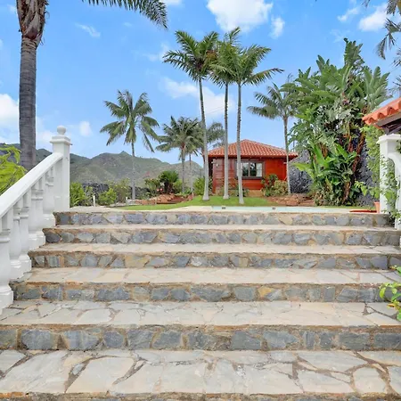 Wooden House With Private Pool Lush Garden La Laguna (Tenerife)