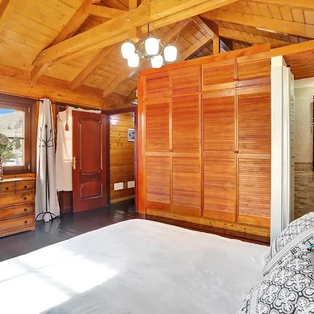 Wooden House With Private Pool Lush Garden * La Laguna (Tenerife)