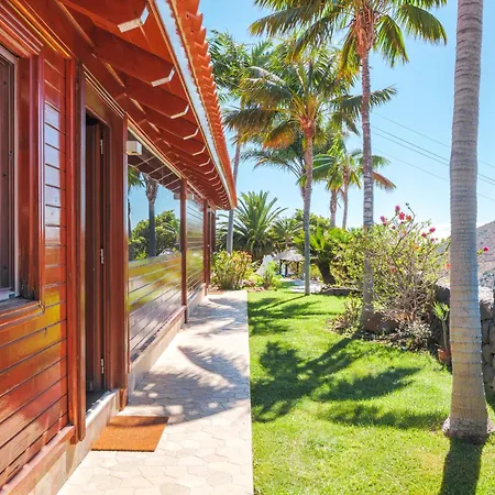 Wooden House With Private Pool Lush Garden Semesterbostad *