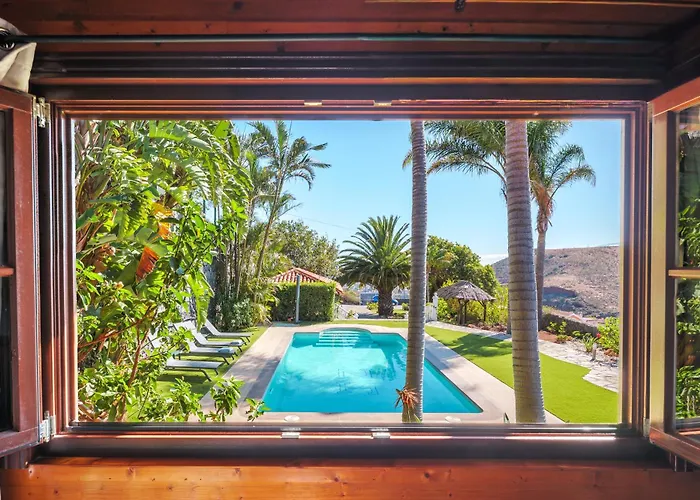 بيت للعطل Wooden House With Private Pool Lush Garden