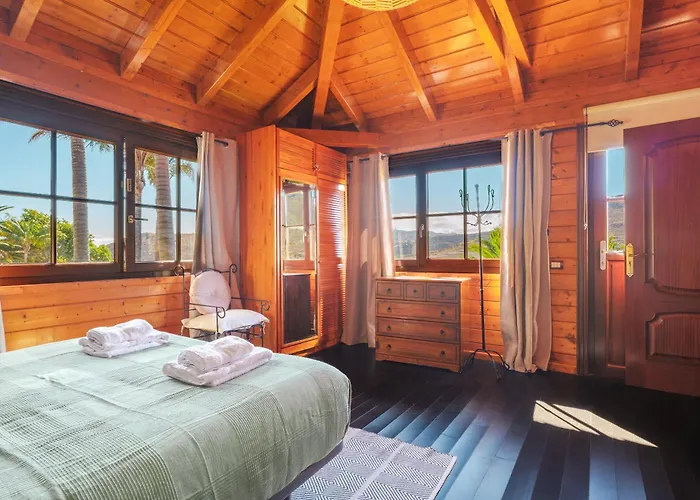 بيت للعطل Wooden House With Private Pool Lush Garden *