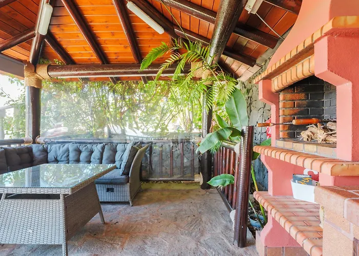Wooden House With Private Pool Lush Garden Nyaraló *