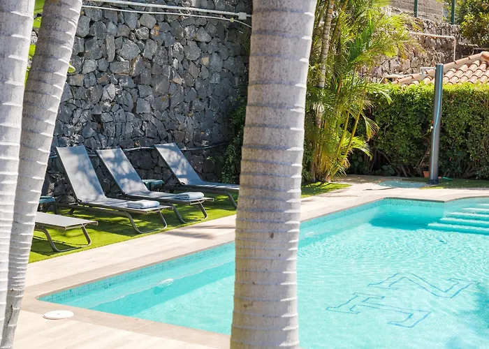 Wooden House With Private Pool Lush Garden لا لاغونا