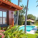 Wooden House With Private Pool Lush Garden Ferienhaus *